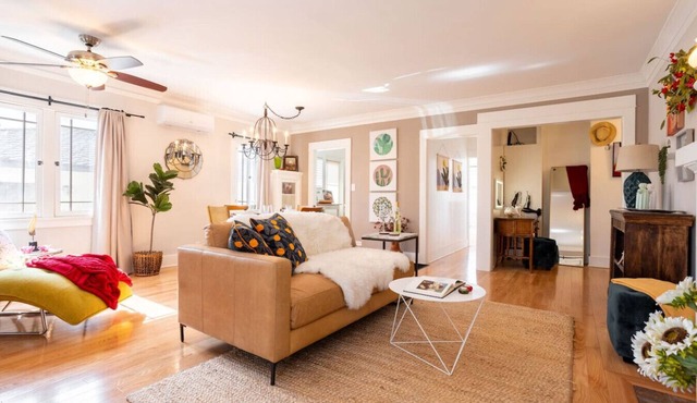 Bungalow Beauty Near The Foothills