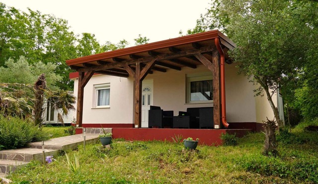 Bungalow Bungalow with large garden