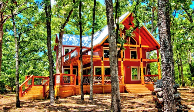 Bungalow Cabin w/Spa on 160 Acres, New Host! Over 200 Exceptional Reviews!