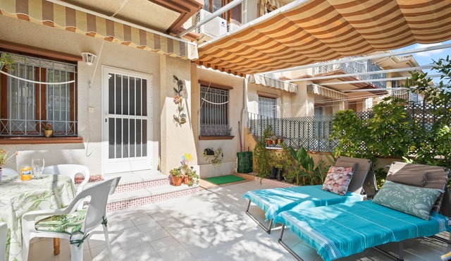 Bungalow 'Casa Valentino' with Sea View, Private Terrace and Wi-Fi