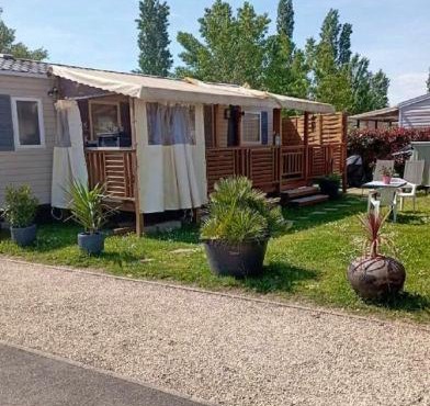 Bungalow confortable à Condrieu avec piscine partagée