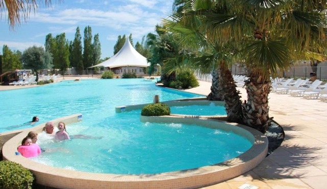 Bungalow de 3 chambres avec piscine partagee jardin amenage et wifi a Vias a 2 km de la plage