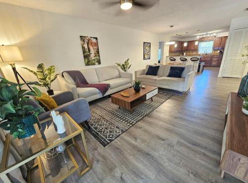 Bungalow DT by Lake Eola KIA center Sleeps 12