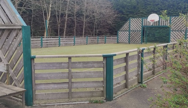 Bungalow 5 minutes from the sea in a family campsite close to all amenities, a