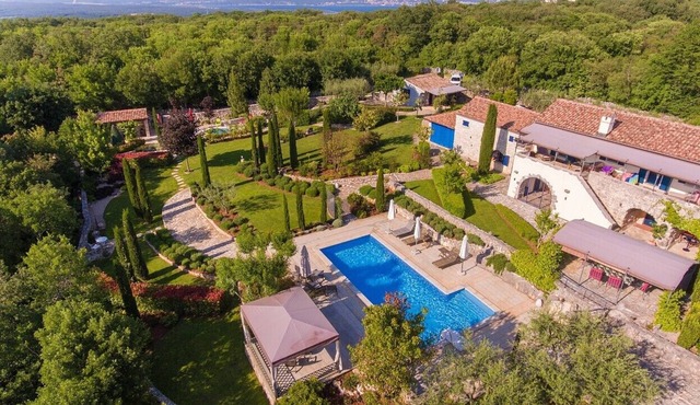 Bungalow with private pool