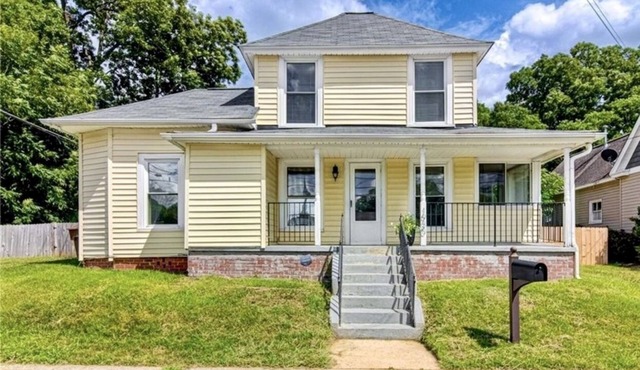 Bungalow in the heart of Greensboro, close to Downtown, restaurants and shops