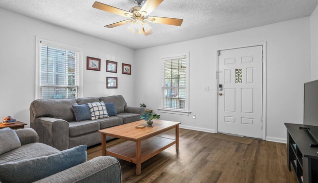 Bungalow in the Heart of Rome! Near Berry, Tennis, Hospitals, Shorter, Broad St