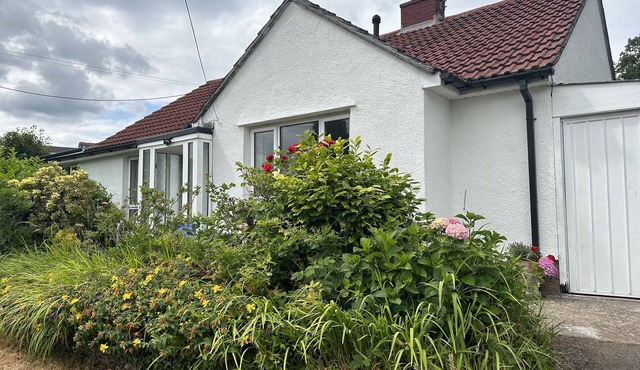 Bungalow in Welsh Mountainside Ideal for Cycling, Walking and Events in Cardiff