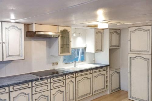 Bungalow intime à Montils avec jardin et climatisation