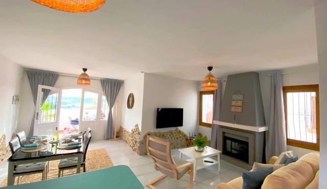 Bungalow Julieth con estilo Ibiza a 4km de Moraira