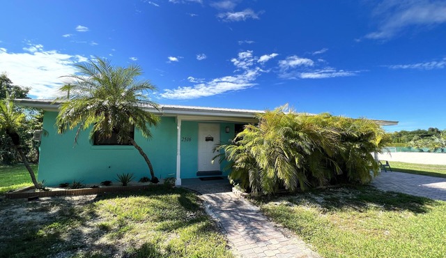 Bungalow oasis with lots of room