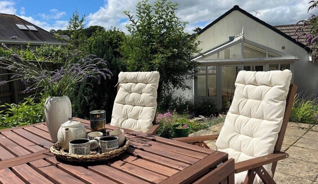 Bungalow on Dartmoor's Edge, Parking & Garden
