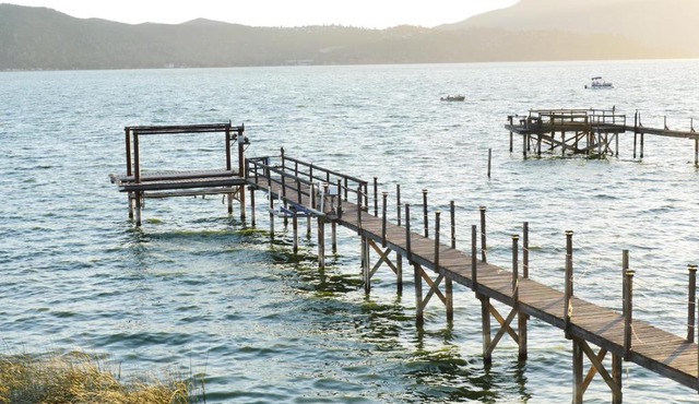 Bungalow on the lake