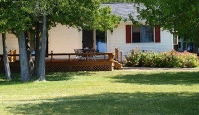 "Bungalow" on the Sunset Side of Beautiful Glen Lake