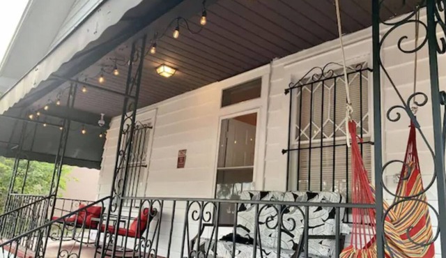 Bungalow/Walking distance/Historic Ybor (2210)