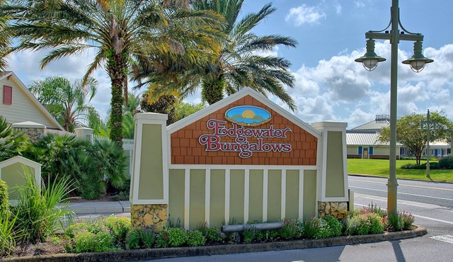 Bungalow Walking proximity to Lake Sumter Landing