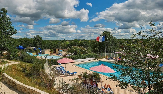 Bungalow with a terrace on a hill in Dordogne