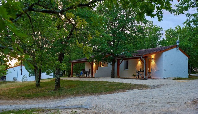 Bungalow with a terrace on a hill in Dordogne