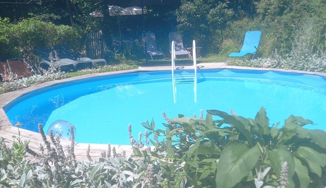 Bungalow with attached one bedroom gite.With Secluded Private Pool. Sleeps 8