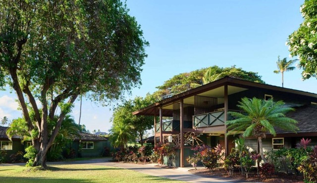 Bungalow with Garden View + Kitchen + Pool Access