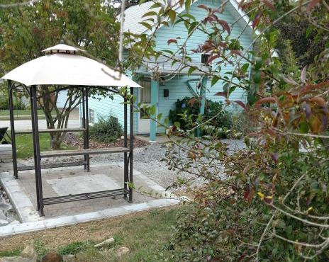 Bungalow With Luxury Appointments - Dog Friendly