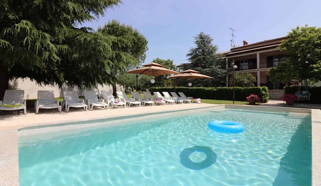 Bungalow with outdoor pool and air conditioning