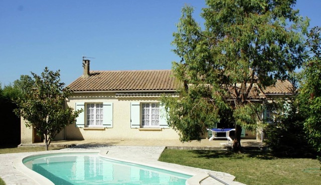 Bungalow with pool ideally located in Provence