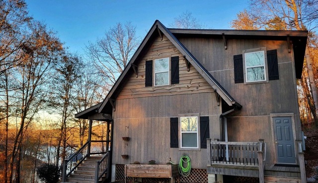 Bunk/Game Room, Near Lake, Pet Friendly, Firepit, FUN!