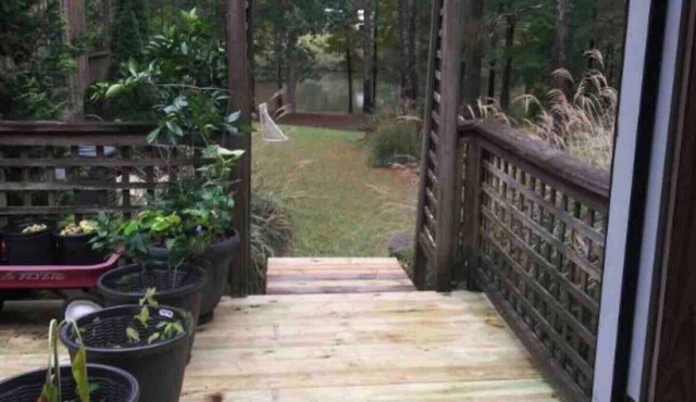 Bunk House at Hope Plantation Farm, Hosted by Zana and Sam