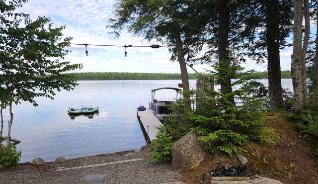 bunk house on a pristine lake 25 min from Mt katahdin awesome 4 wheeling