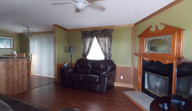 Bunkhouse 3 (3 Bedrooms - 2 Bathrooms - Kitchen/Living Room - Sleeps 7-9)