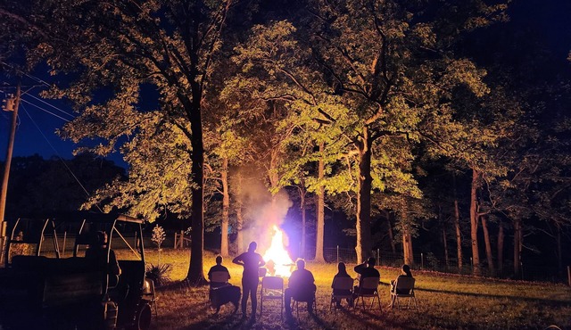 Bunkhouse Cabin near Truman Lake in the Ozarks!