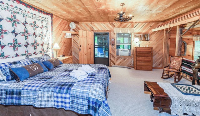 Bunkhouse - Family Friendly Cabin - Close to Waterfalls