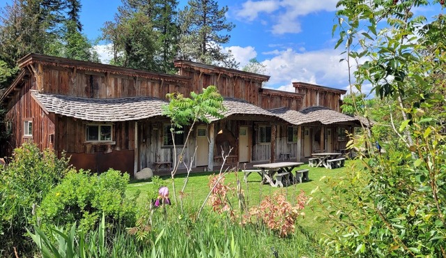 Bunkhouse Inn-Room 4, Walk to Downtown Winthrop!