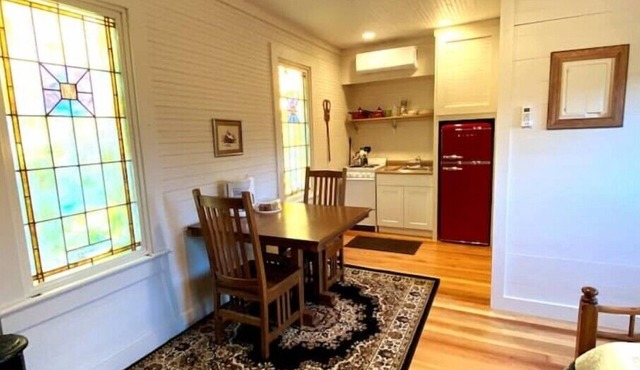 Bunkhouse Seventy-Four - Cute, quaint and just minutes from Jacksonville, ILn