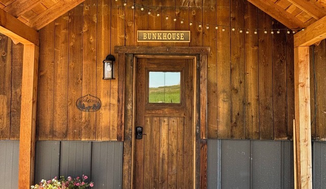 Bunkhouse with Horse Accommodations