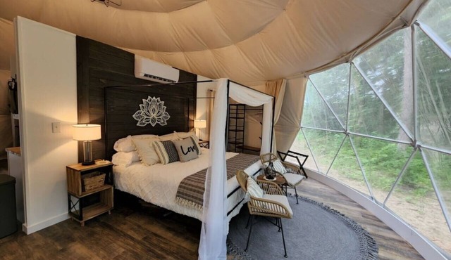 Bunny Bungalow Romantic Getaway in a spacious Geodome