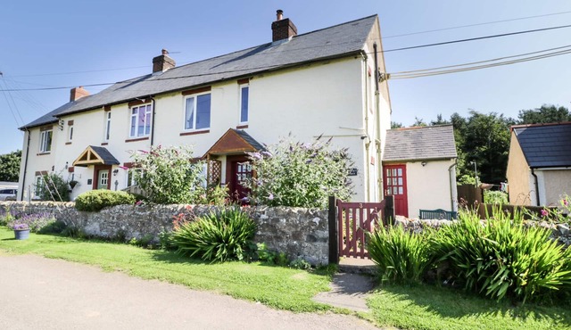 BUNTY'S PLACE, family friendly, country holiday cottage in Chatton