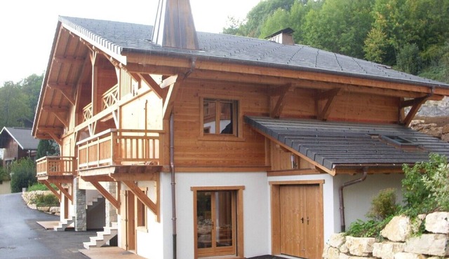 Buqa - A modern, luxurious alpine 'all season' chalet-apartment in Samoëns.