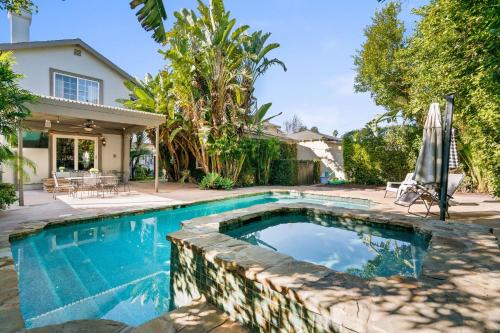 Burbank 4BR with Pool and Hot Tub by Colby and Conrad