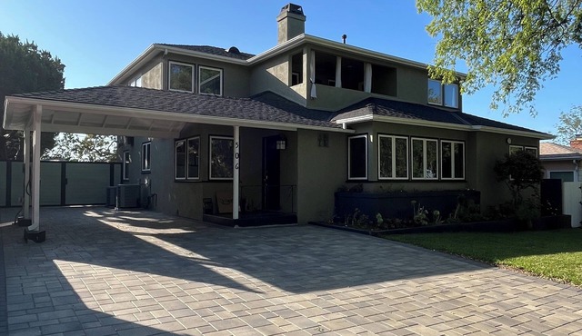 BURBANK FOOTHILLS-Monthly & Yearly - Pool & Spa, Steamroom, Pets, 3BR, 2BA