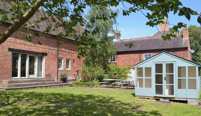 Burdettes Cottage - 25349