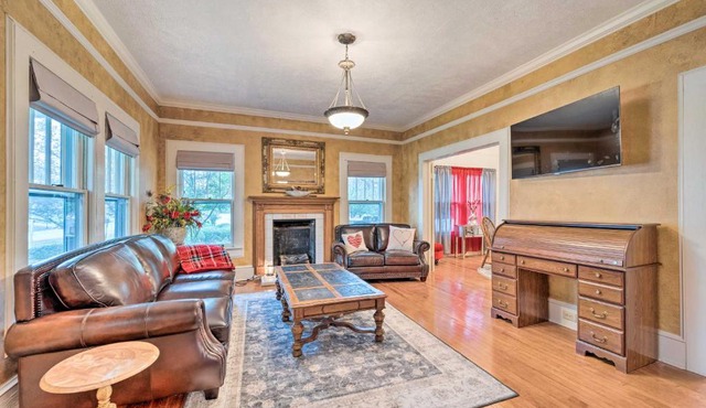 Burgaw House with Large Covered Porch and Swing!