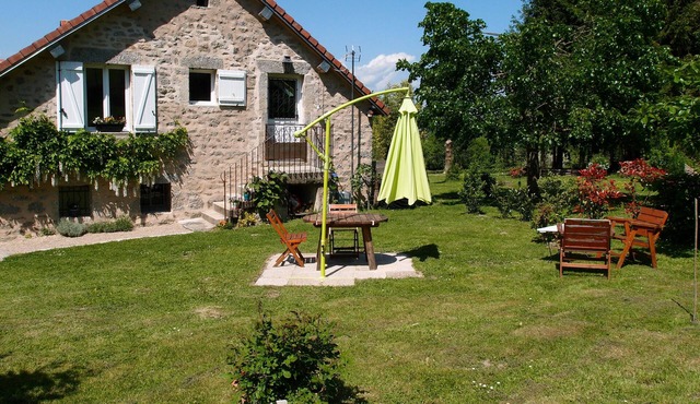 Burgundy: Come out to grass in a small green!