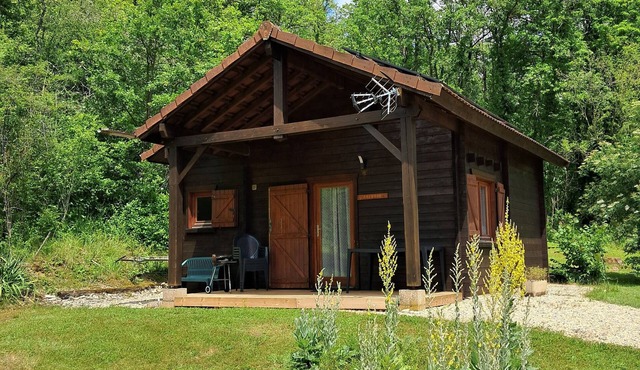 Burgundy, cottage in a wooden chalet near Vézelay.