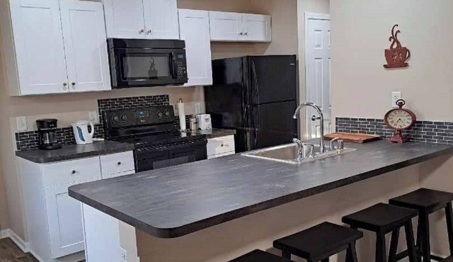 Burlington Getaway blocks from downtown, Echo Lake, min's frm Lake Geneva & Milw