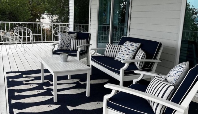 Burma Blue is for you! This PK house getaway impresses & close to Rocker B!