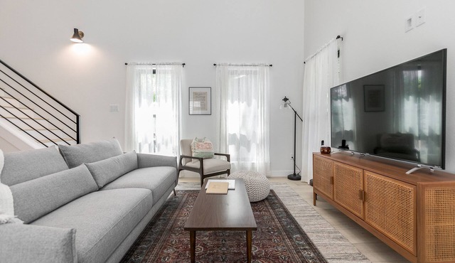 Burnett Cottage OG Cedar Rapids Downtown