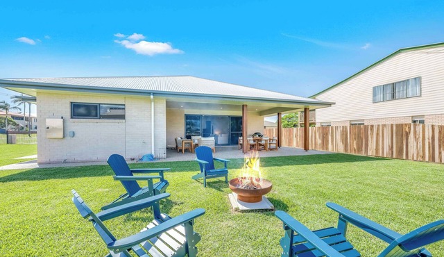 Burnett Heads Family Escape