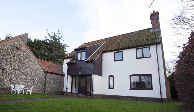 Burnham B - a self catering cottage that sleeps 4 guests in 2 bedrooms